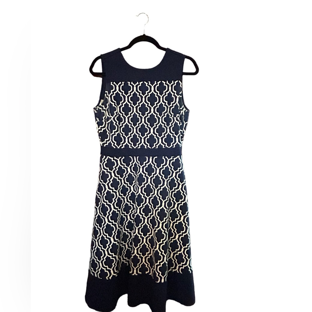 Lands End Size 6 Navy and White Fit and Flare sleeveless dress, heavyweight